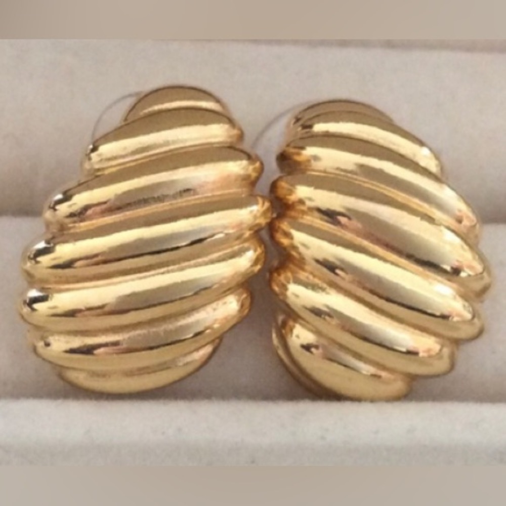 Monet gold earrings shells Studded gold earrings